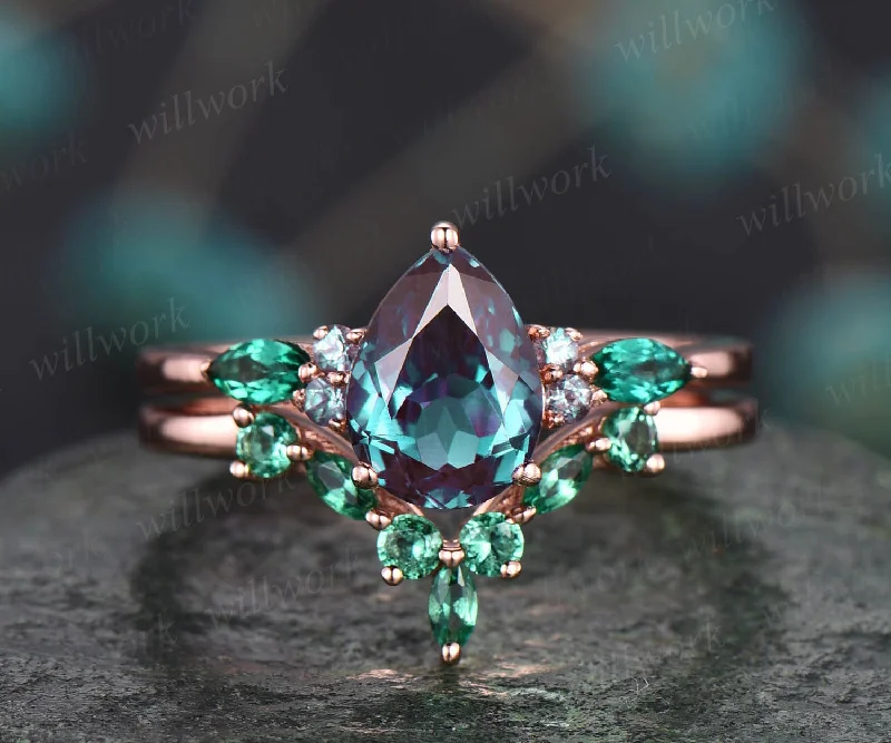 Best engagement ring 2pcs pear shaped Alexandrite engagement ring set for women marquise emerald wedding band unique bridal ring set jewelry