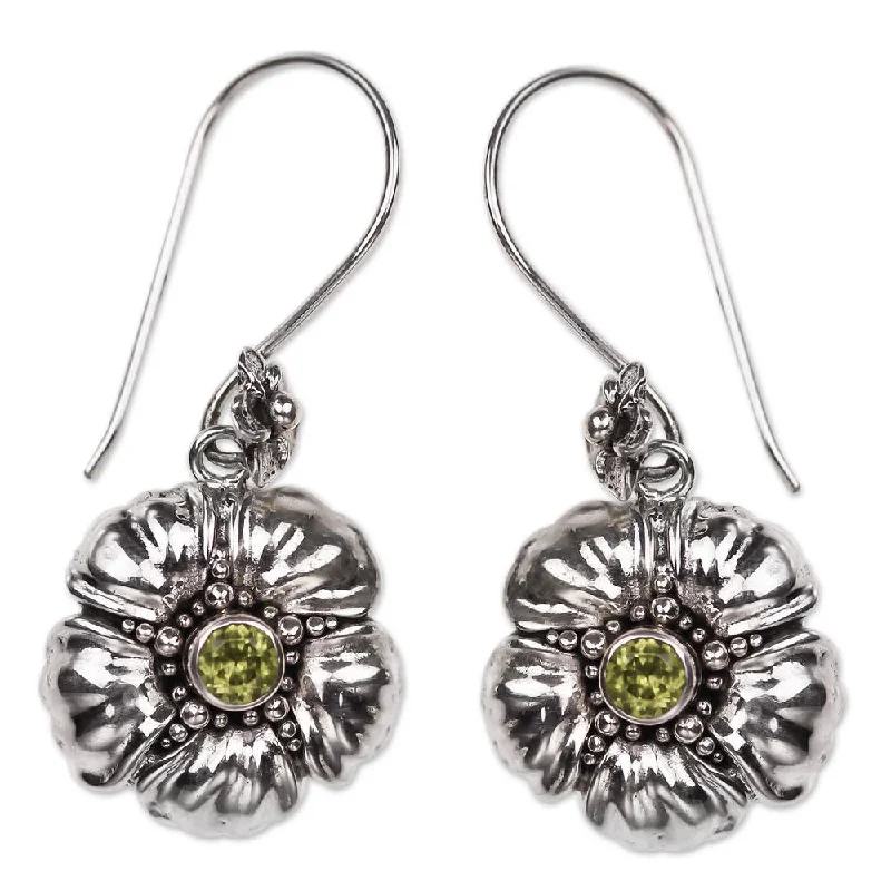 Handmade Sterling Silver 'Hibiscus' Peridot Earrings (Indonesia) - 1.6*0.7