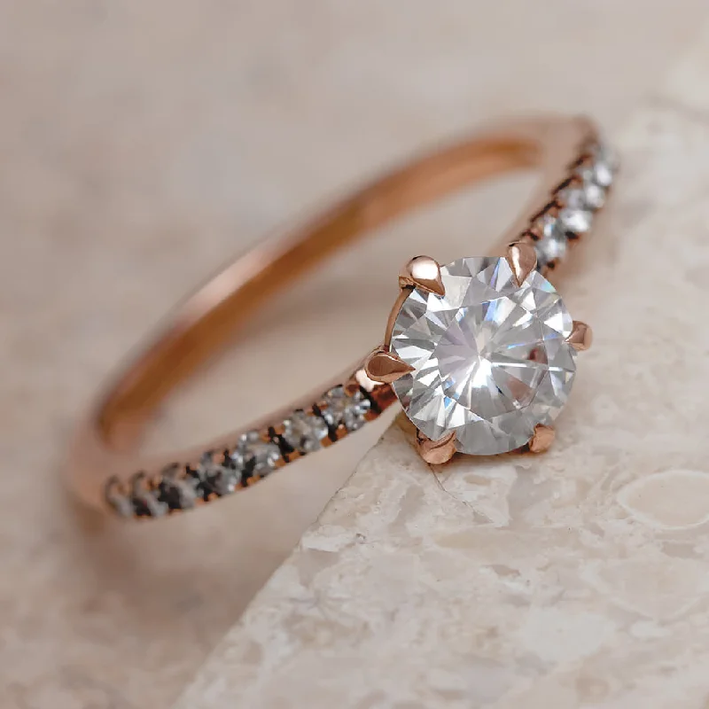 Moissanite Engagement Ring With 6 Claw Prong Setting