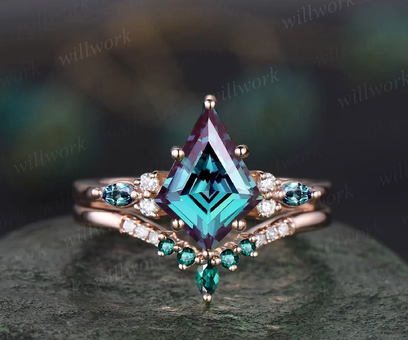 8x11mm kite cut Alexandrite ring solid 14k rose gold unique Alexandrite engagement ring set emerald diamond promise bridal ring set women