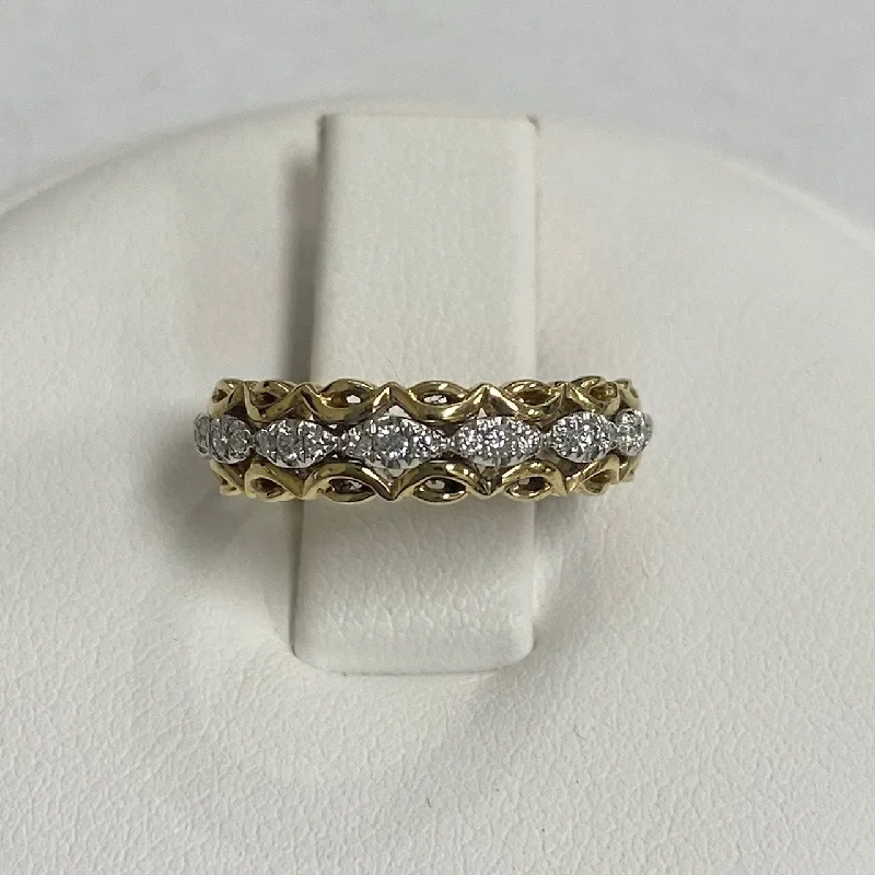 14kt Yellow Gold Diamond Band