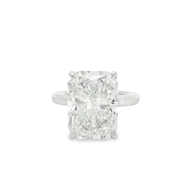 White 14 Karat Solitaire Round Cut Lab Grown Diamonds Engagement Ring