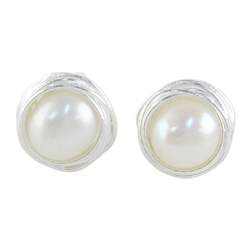 Handmade Sterling Silver 'Haloed Moons' Cultured Pearl Earrings (6 mm) (Thailand) - 0.2L*0.4W