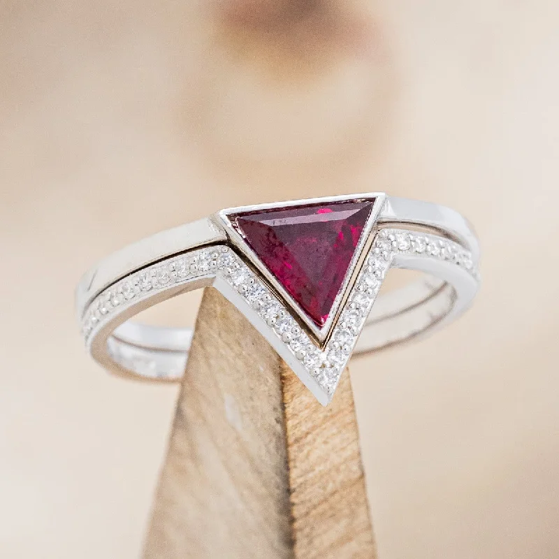 "JENNY FROM THE BLOCK" - TRIANGLE CUT LAB-GROWN RUBY ENGAGEMENT RING WITH V-SHAPED DIAMOND BAND