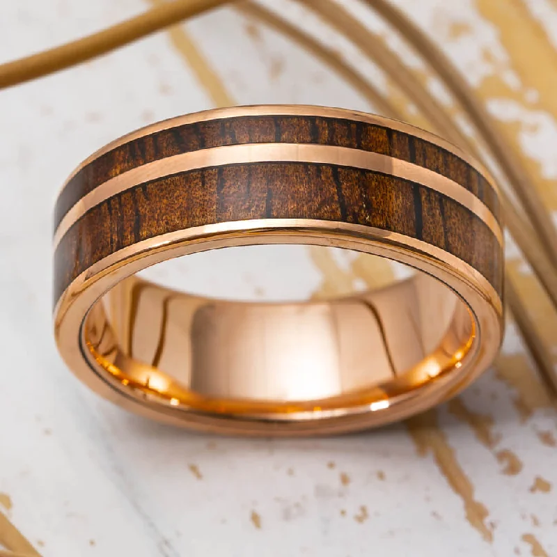 Solid Gold Wood Men's Wedding Ring With Thin Pinstripe