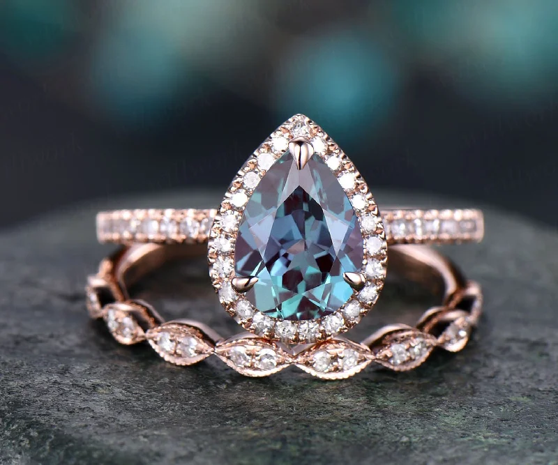 Pear shaped Alexandrite bridal ring set vintage unique Alexandrite engagement ring set 14k rose gold ring halo diamond ring set for women