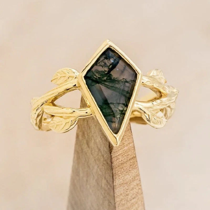 "ARTEMIS ON THE VINE" - BEZEL SET KITE CUT MOSS AGATE ENGAGEMENT RING